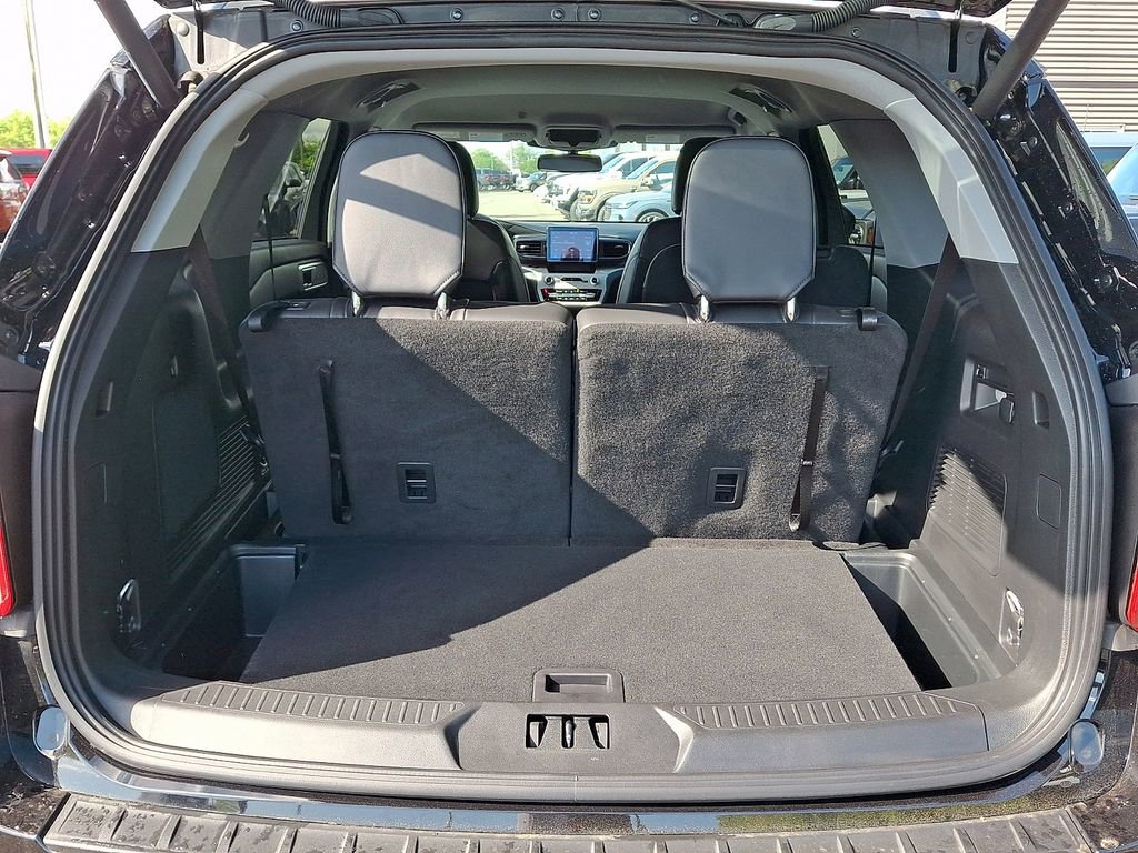Certified 2024 Ford Explorer XLT w/ Equipment Group 202A AWD/4WD image 29