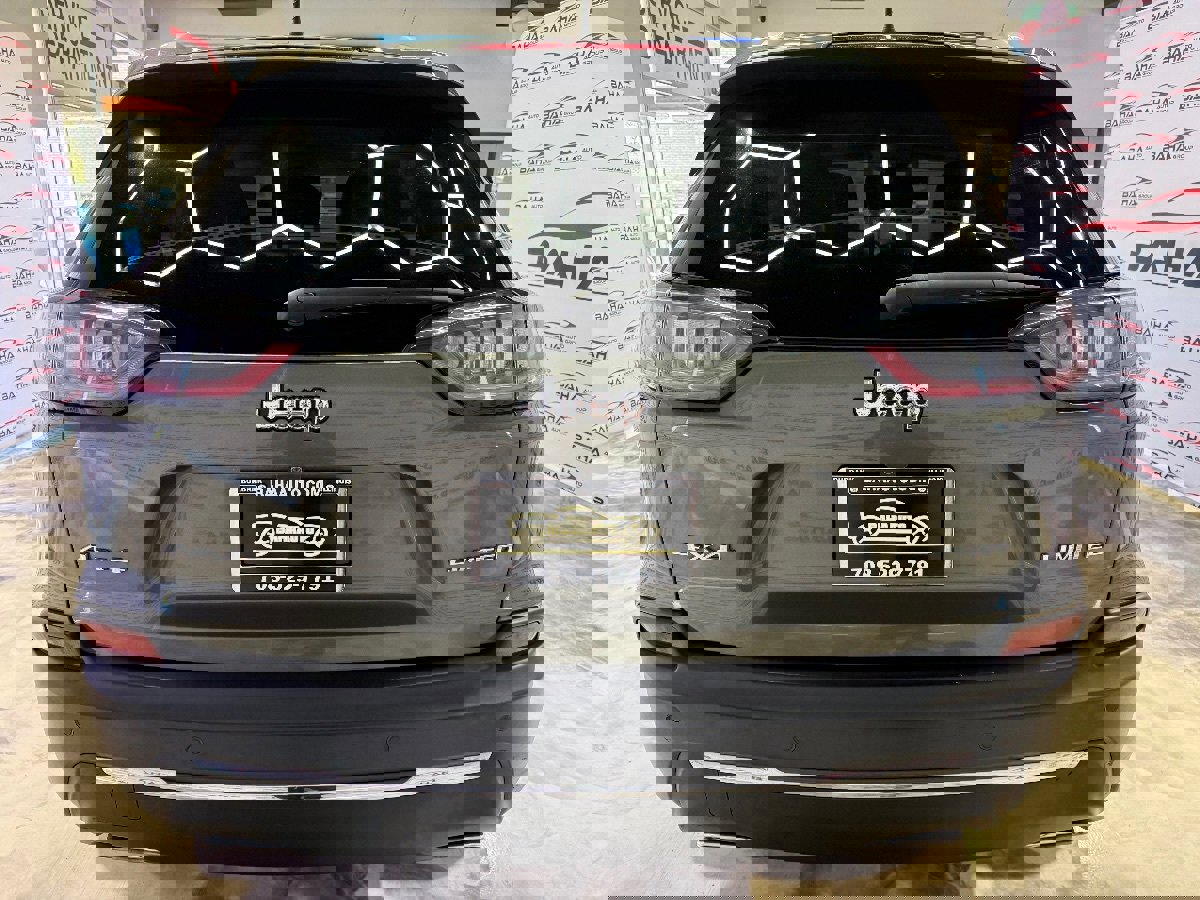 Used 2019 Jeep Cherokee Limited image 7