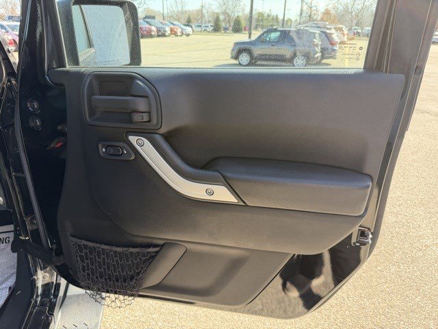 Used 2016 Jeep Wrangler Unlimited Sahara w/ Max Tow Package image 20