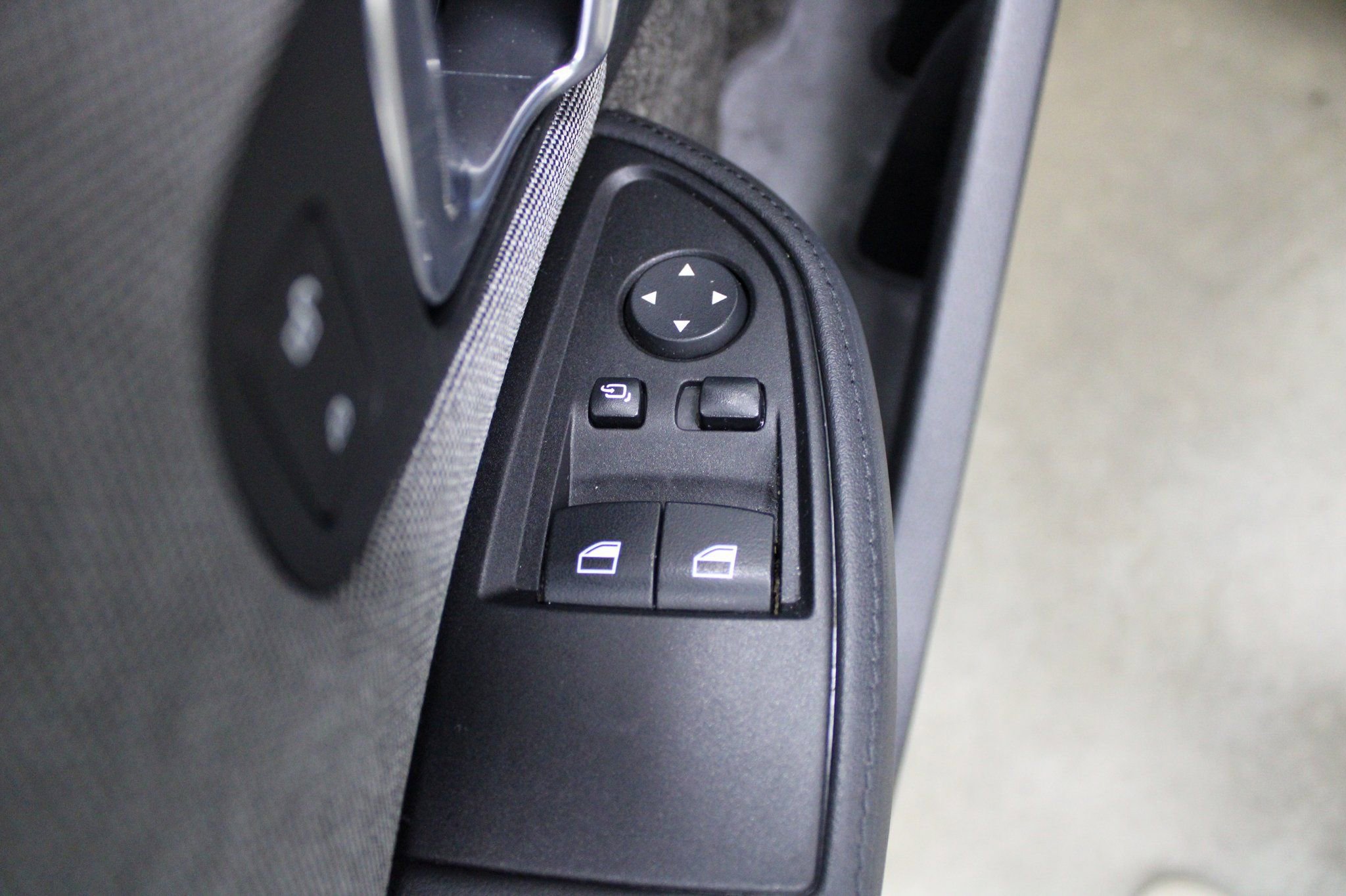 Used 2018 BMW i3 94Ah w/Range Extender image 14