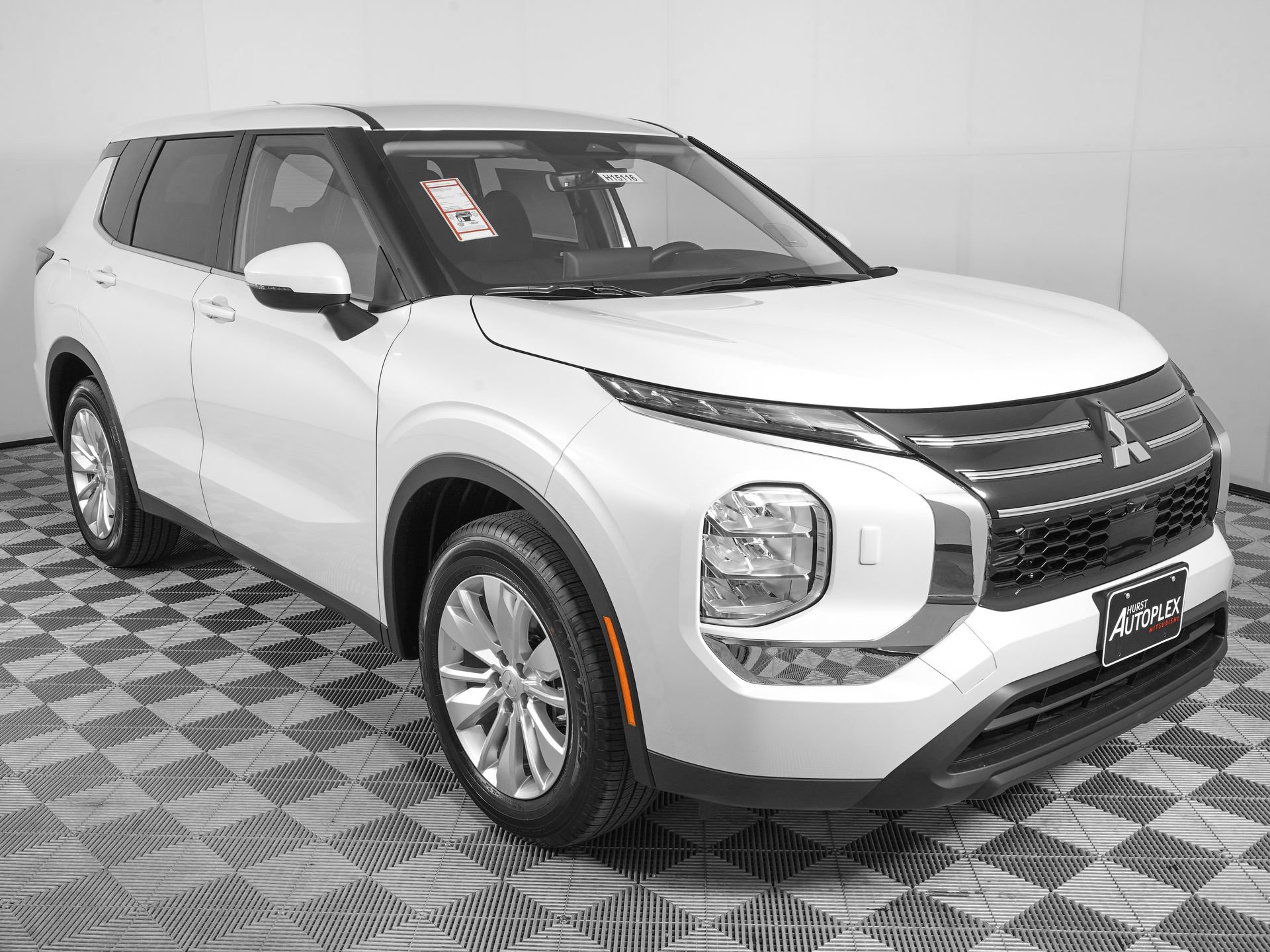 New 2026 Mitsubishi Outlander ES AWD/4WD image 3