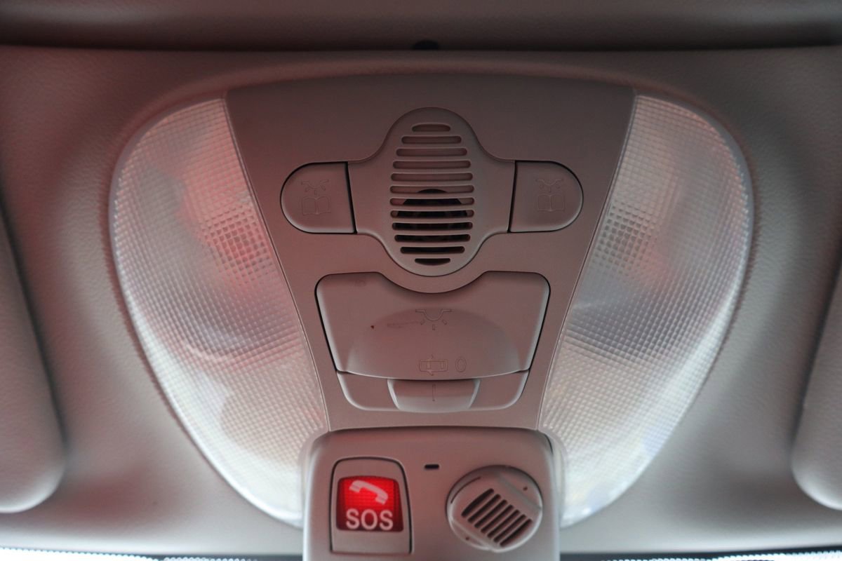 Used 2004 Mercedes-Benz SL 500 image 29