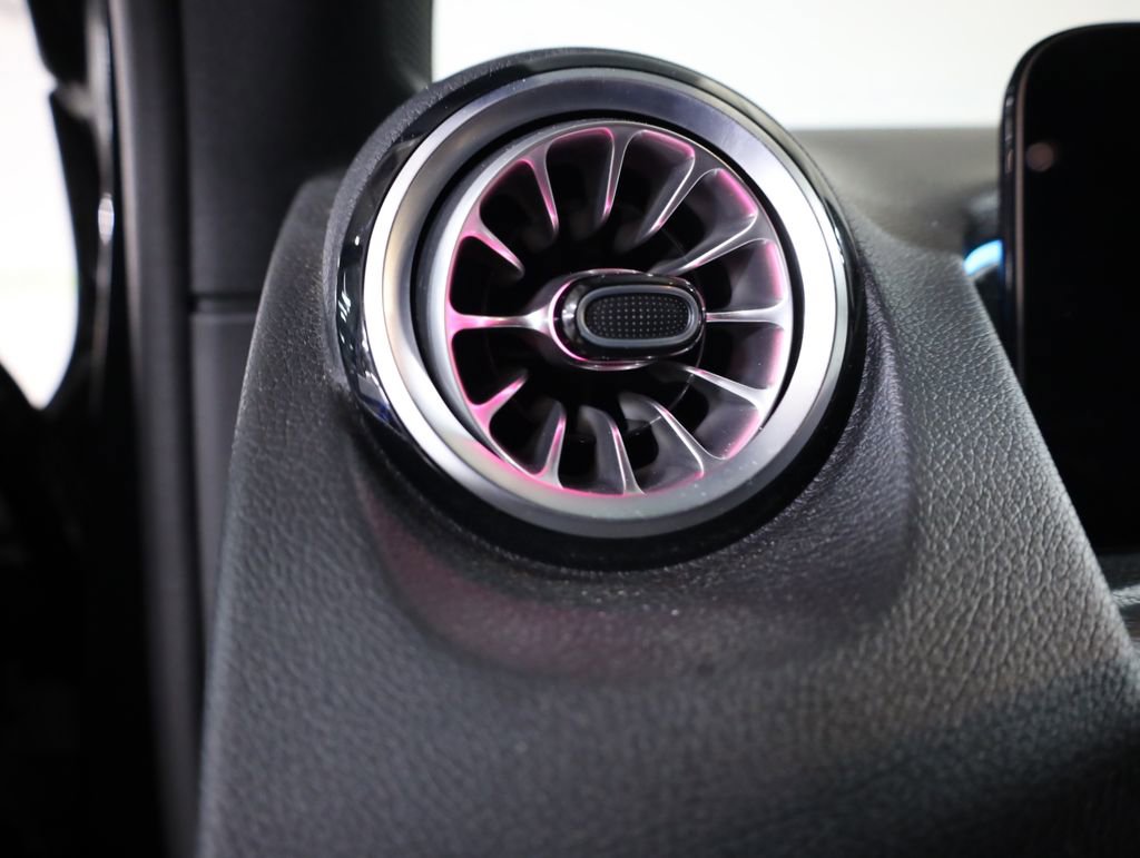 Certified 2025 Mercedes-Benz GLB 250 4MATIC image 12