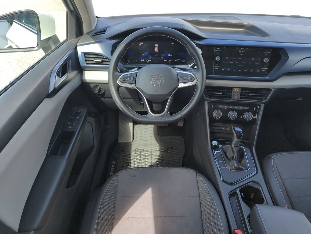 Certified 2023 Volkswagen Taos SE w/ Panoramic Sunroof Package FWD image 14