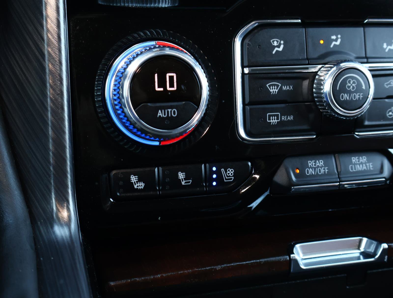 Used 2024 GMC Yukon XL Denali Ultimate image 36