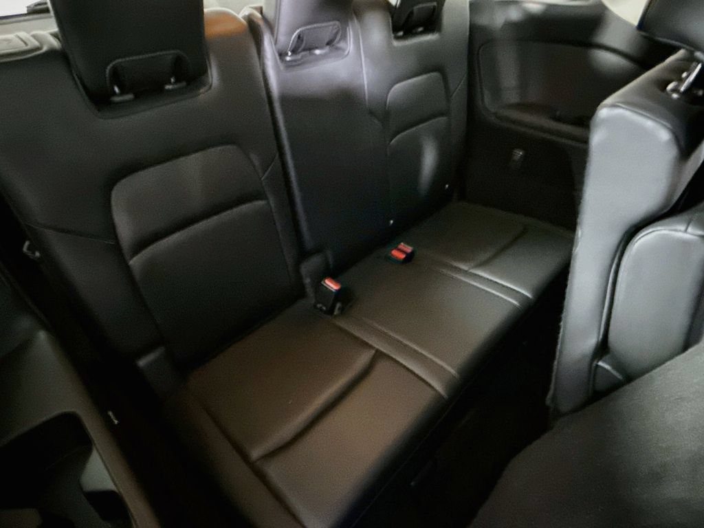 Used 2022 Nissan Pathfinder SL AWD/4WD image 31