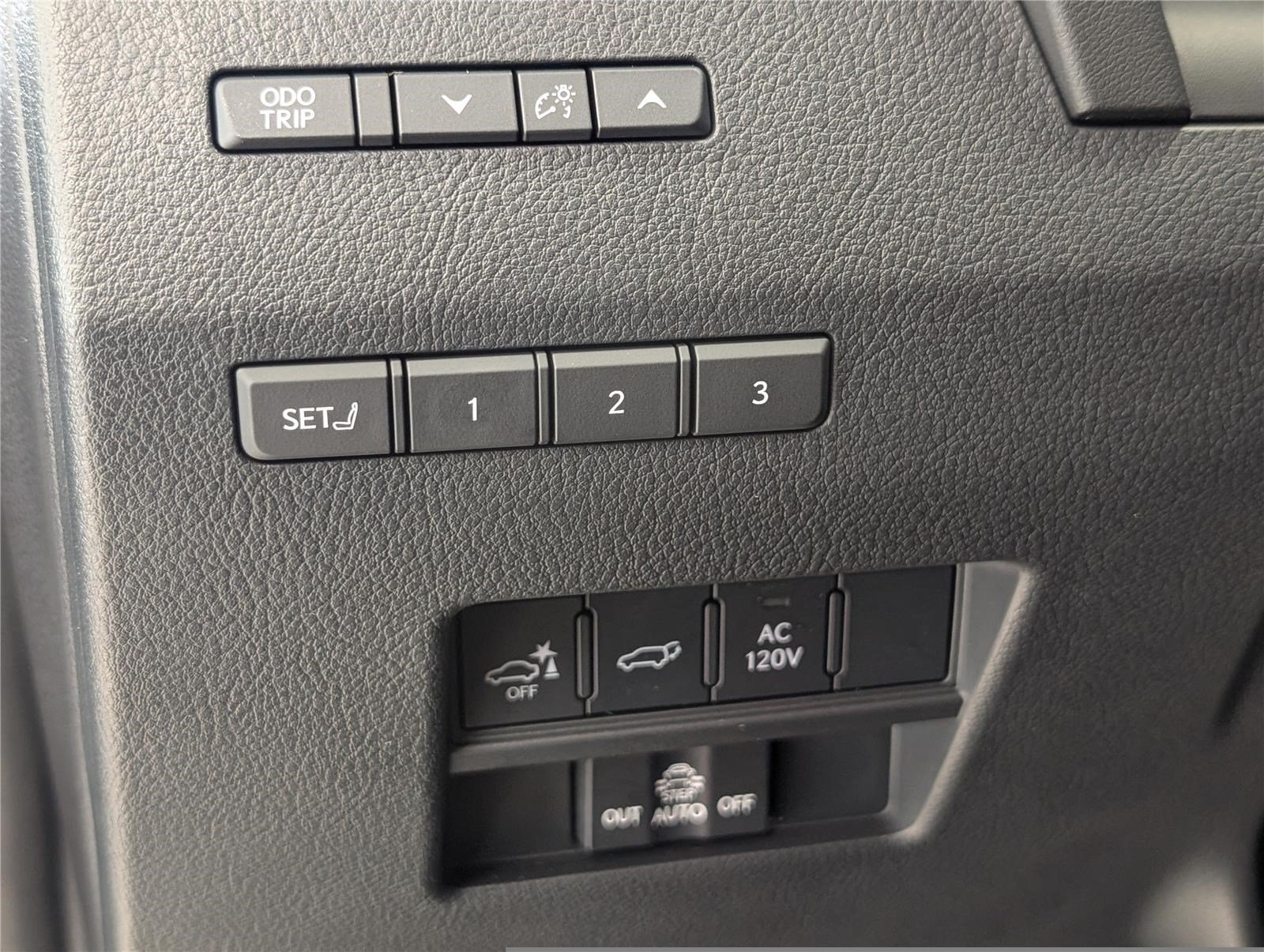 Used 2024 Lexus GX 550 w/ Accessory Package (2T) AWD/4WD image 25