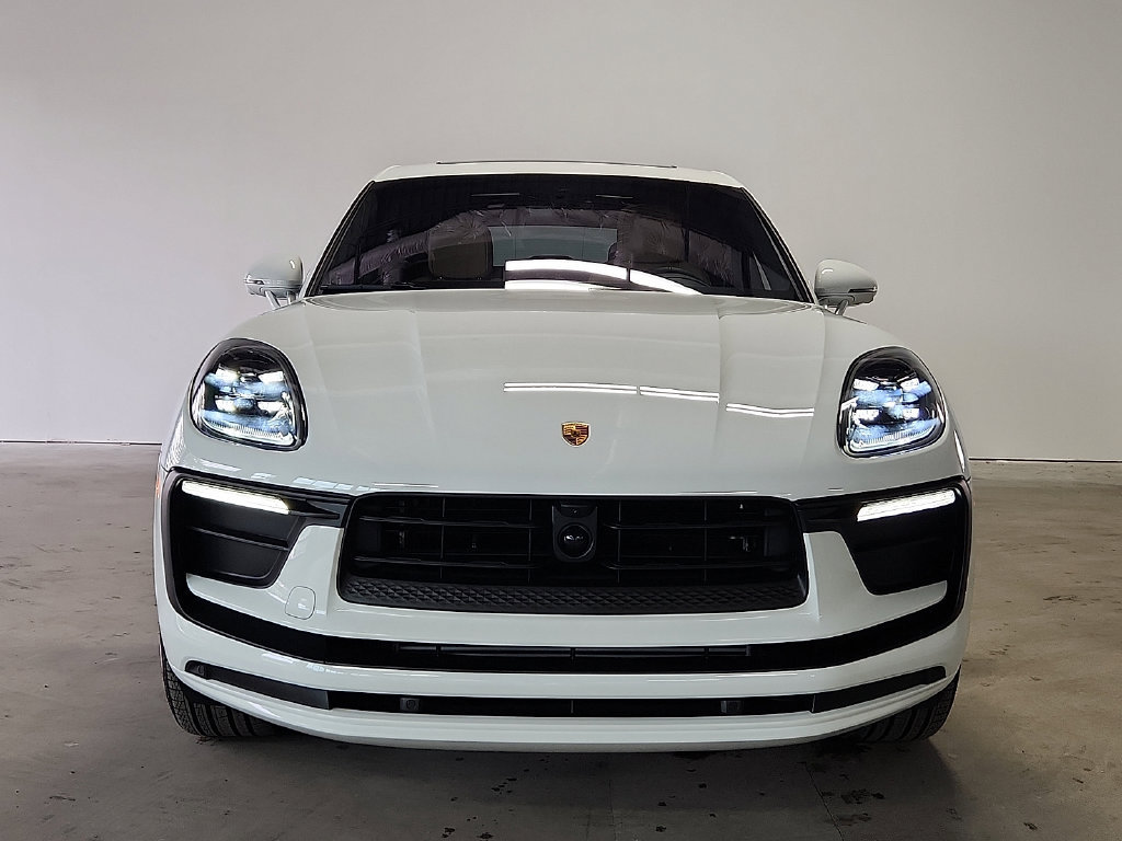 New 2026 Porsche Macan AWD/4WD image 8