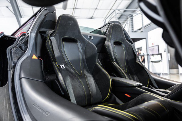 Used 2022 McLaren 720S Performance RWD image 33