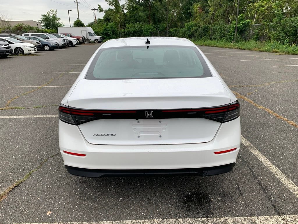Used 2025 Honda Accord SE image 4