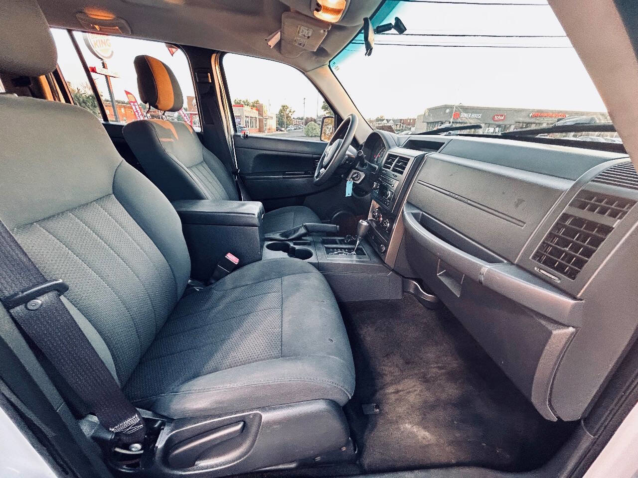 Used 2012 Jeep Liberty Sport image 36