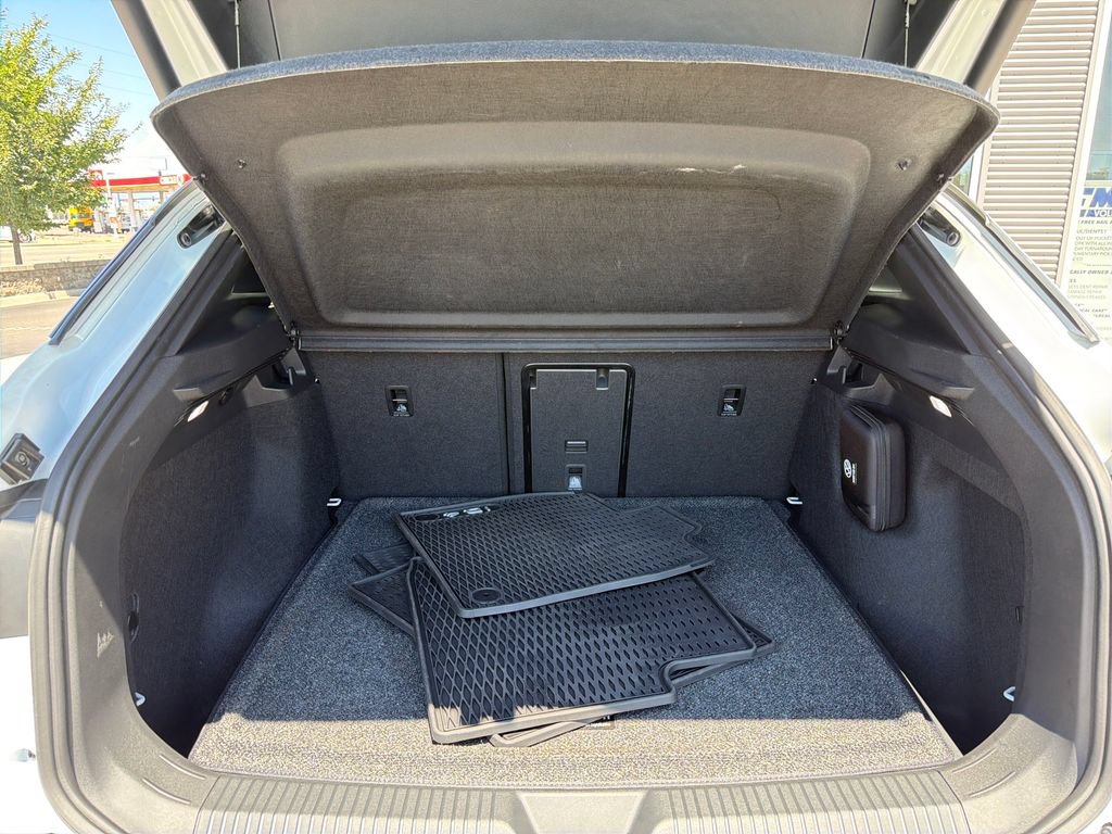 Certified 2025 Volkswagen ID.4 Pro S Plus AWD/4WD image 25