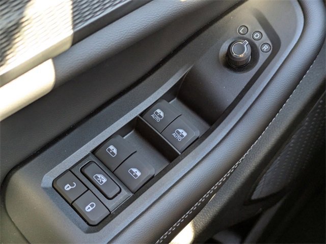 New 2025 Jeep Grand Cherokee Altitude image 23