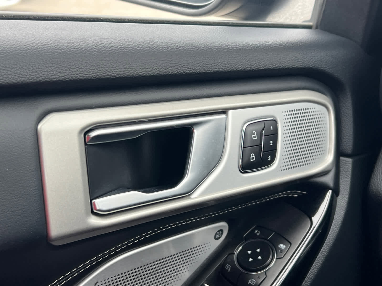 Used 2023 Ford Explorer ST w/ Equipment Group 401A AWD/4WD image 23