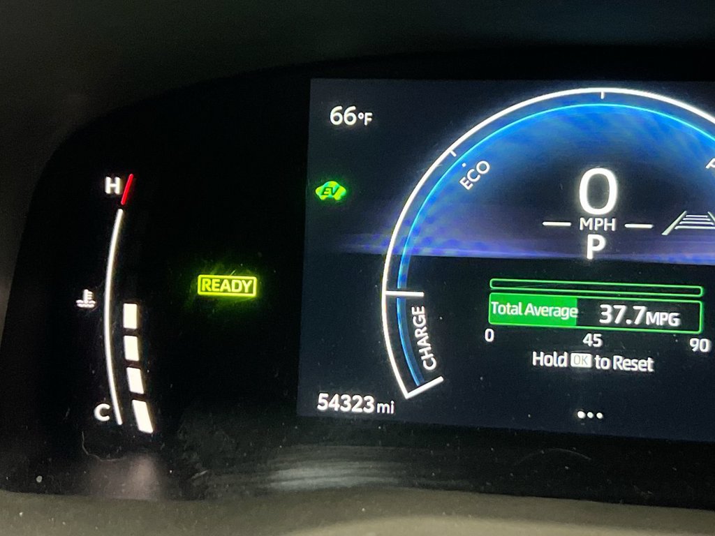 Used 2025 Toyota Camry SE FWD image 13