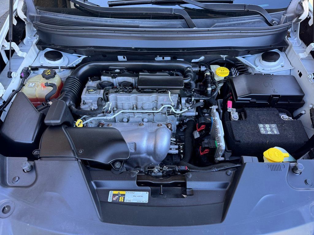 Used 2017 Jeep Cherokee Latitude w/ Comfort/Convenience Group image 11