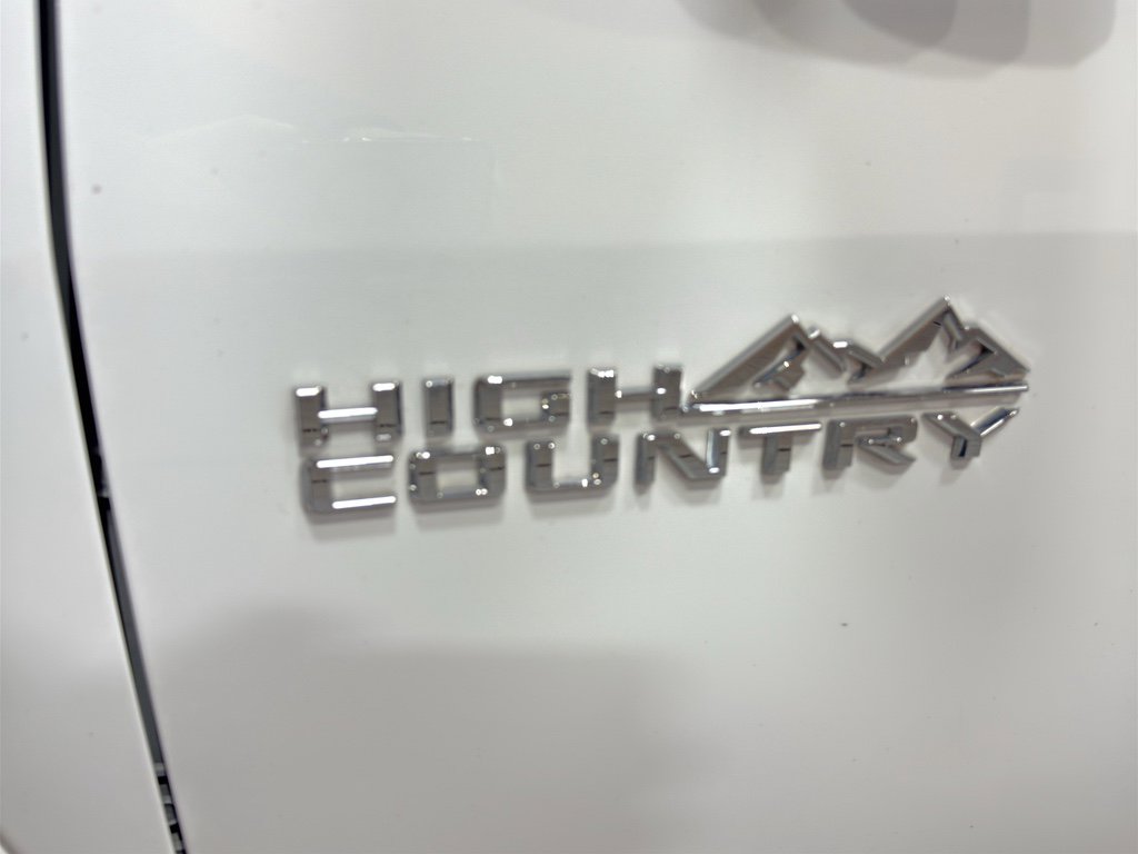 Used 2023 Chevrolet Traverse High Country image 10