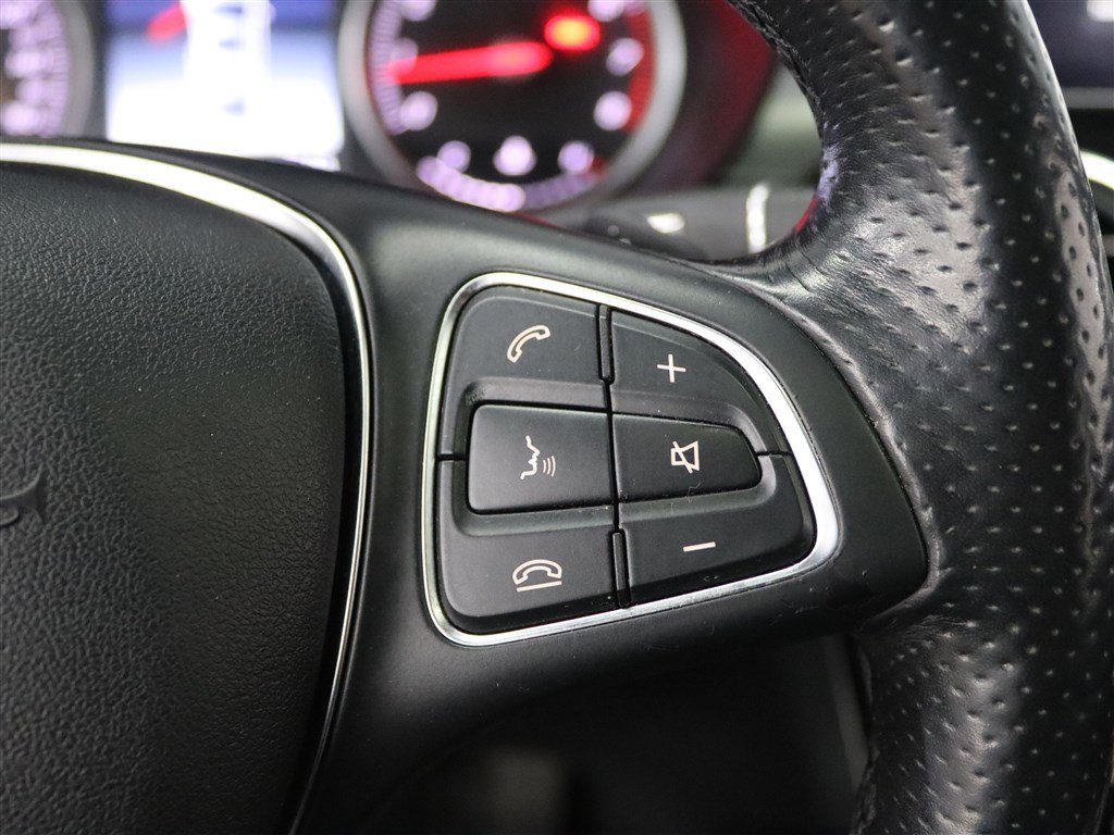 Used 2018 Mercedes-Benz GLC 300 4MATIC Coupe image 32