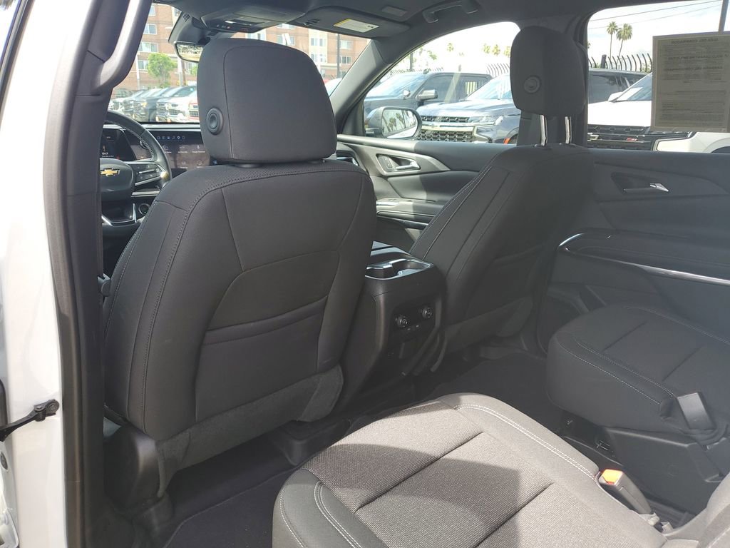 Used 2026 Chevrolet Traverse LT w/ Driver Confidence Package FWD image 16