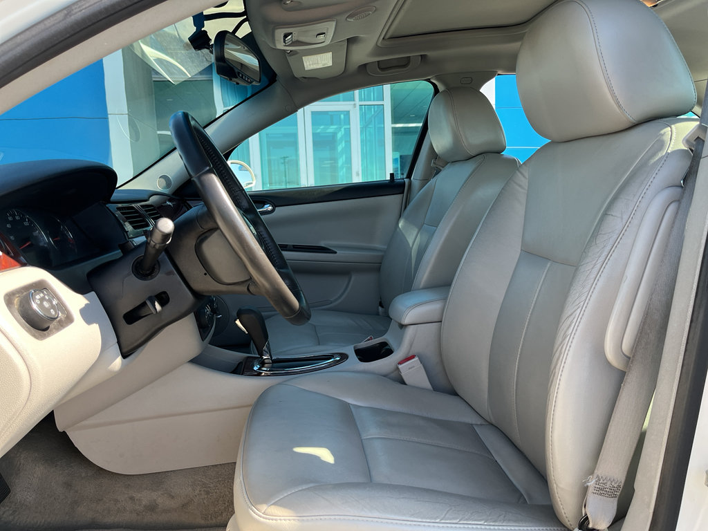 Used 2009 Chevrolet Impala LTZ FWD image 15