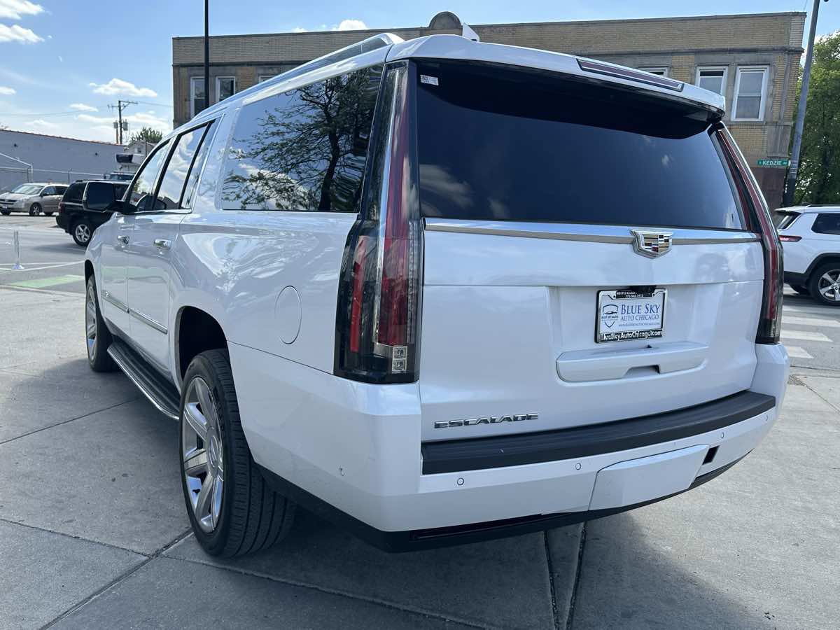 Used 2020 Cadillac Escalade ESV Luxury AWD/4WD image 7