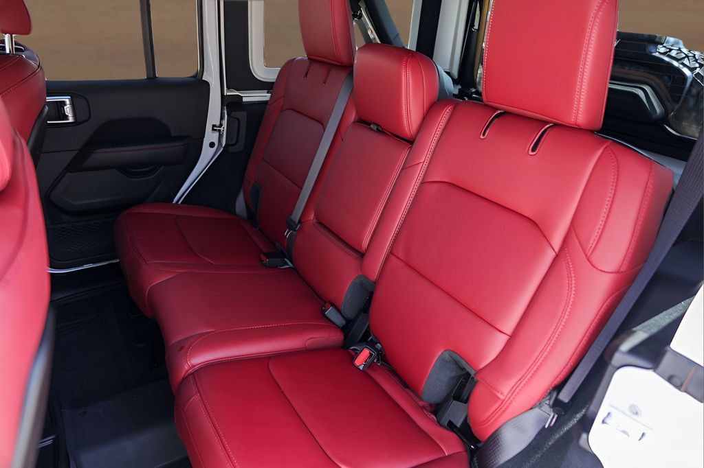 Used 2024 Jeep Wrangler Unlimited Rubicon 392 AWD/4WD image 22