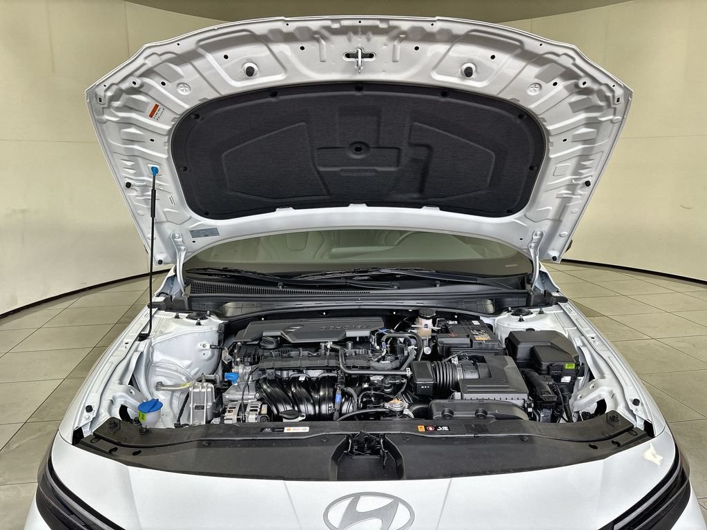New 2026 Hyundai Elantra SEL Sport FWD image 18
