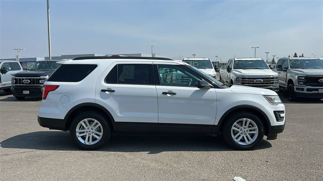Certified 2017 Ford Explorer FWD image 2