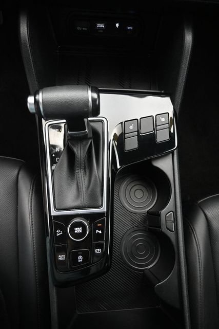 Used 2025 Kia Sportage EX FWD image 22