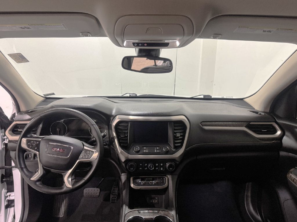 Used 2023 GMC Acadia Denali FWD image 2