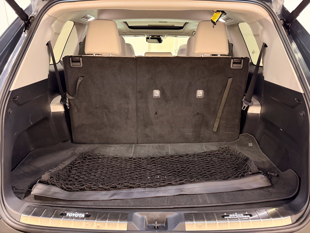 Used 2024 Toyota Grand Highlander AWD image 11