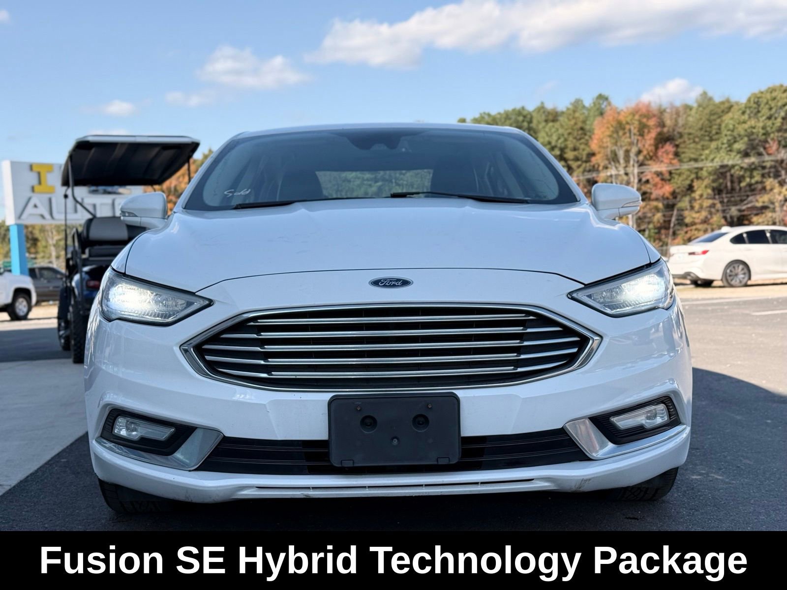 Used 2017 Ford Fusion SE w/ Equipment Group 602A image 3