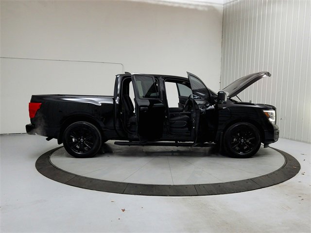 Used 2023 Nissan Titan SV w/ SV Convenience Package image 16