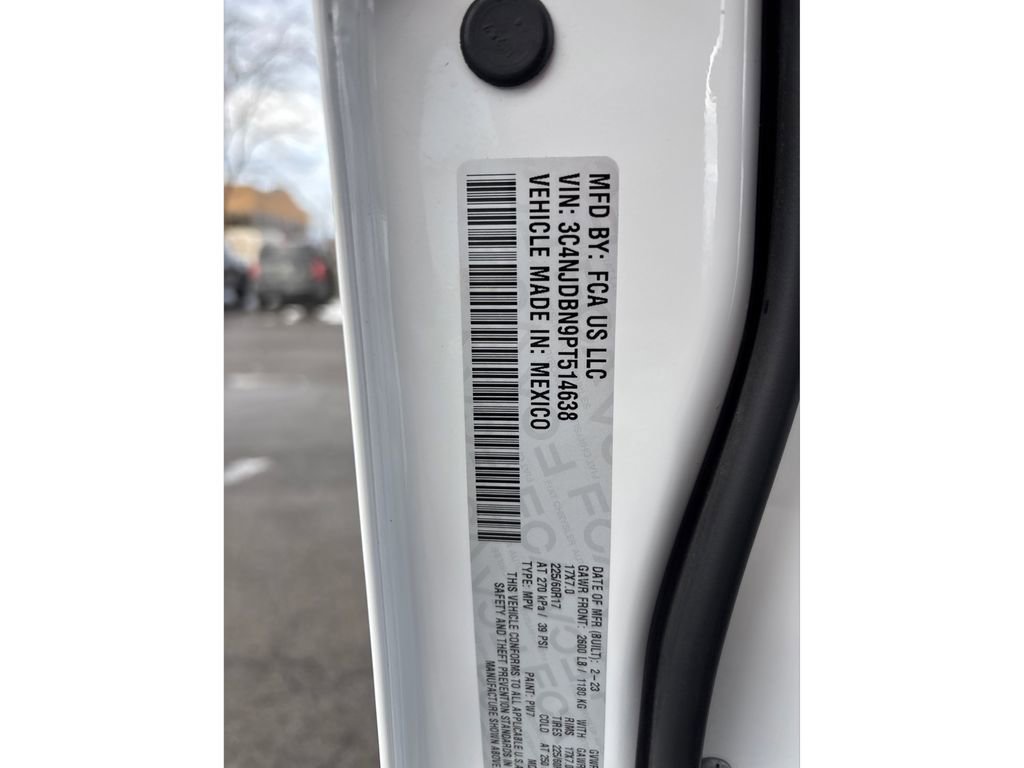 Used 2023 Jeep Compass Latitude image 16