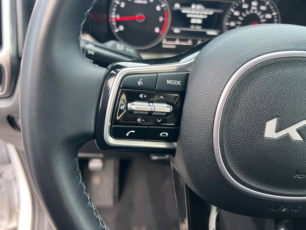 Certified 2023 Kia Sorento S image 13