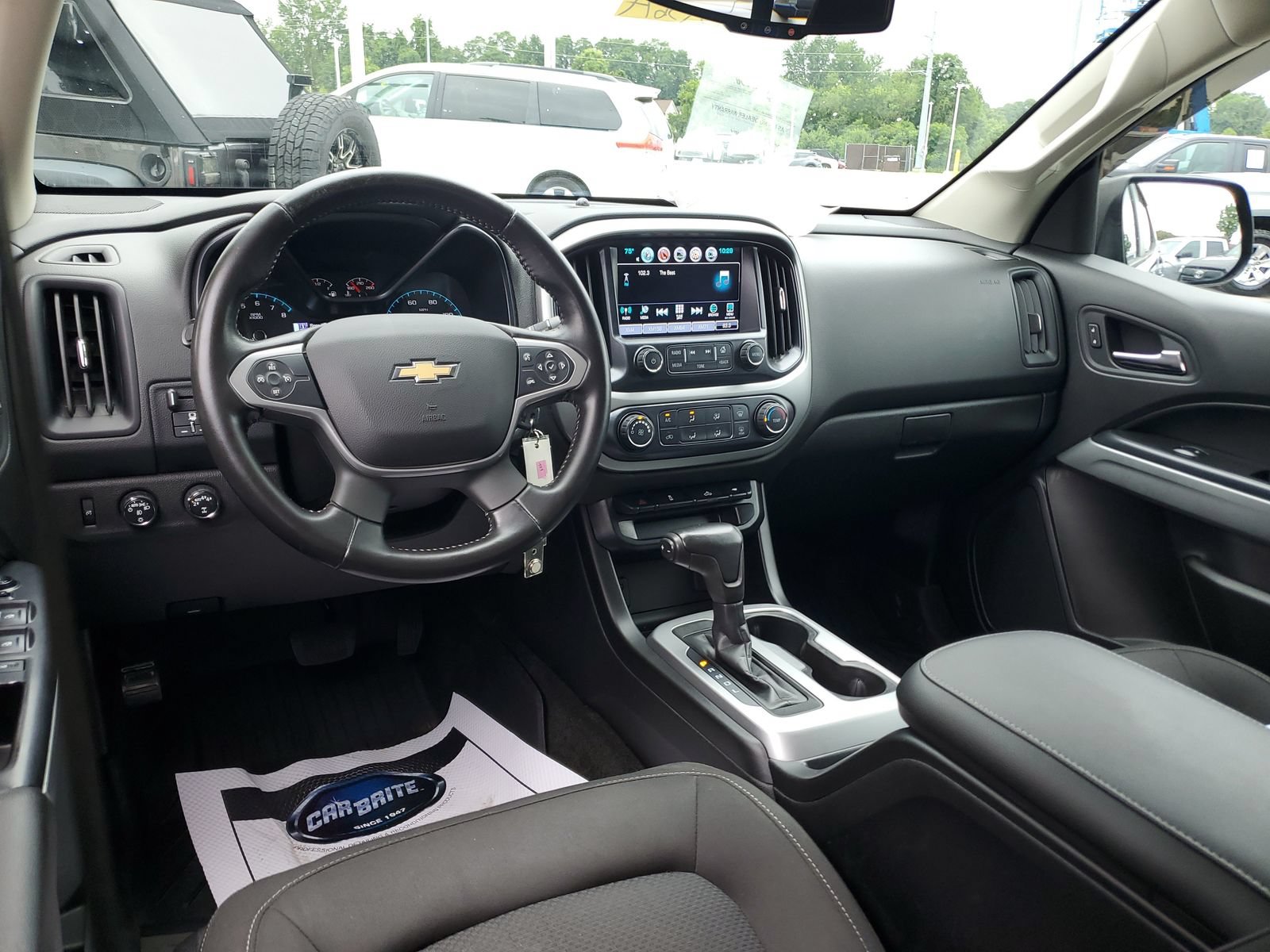 Used 2018 Chevrolet Colorado LT w/ Redline Special Edition AWD/4WD image 9