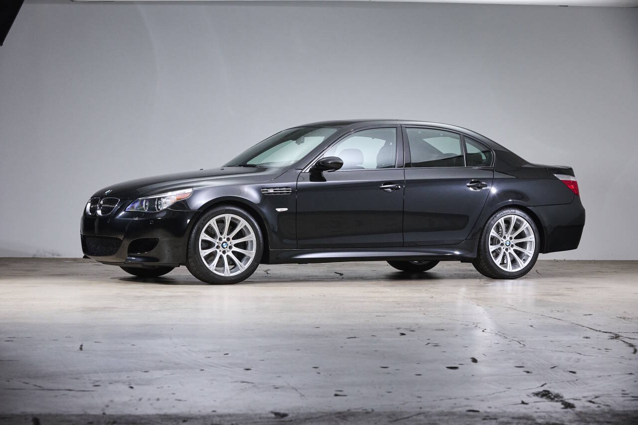 Used 2006 BMW M5 RWD image 3