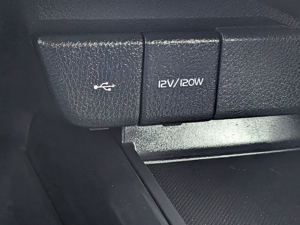 Used 2020 Toyota Camry SE image 28