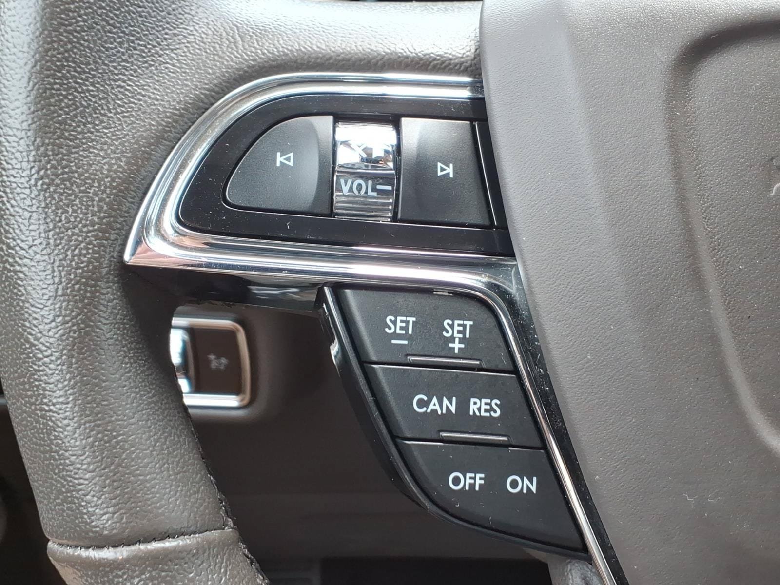 Used 2023 Lincoln Nautilus AWD w/ Premium Package image 16