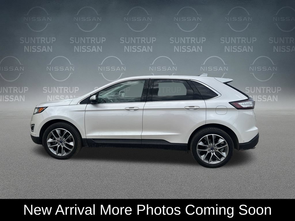 Used 2018 Ford Edge Titanium w/ Equipment Group 302A FWD image 3