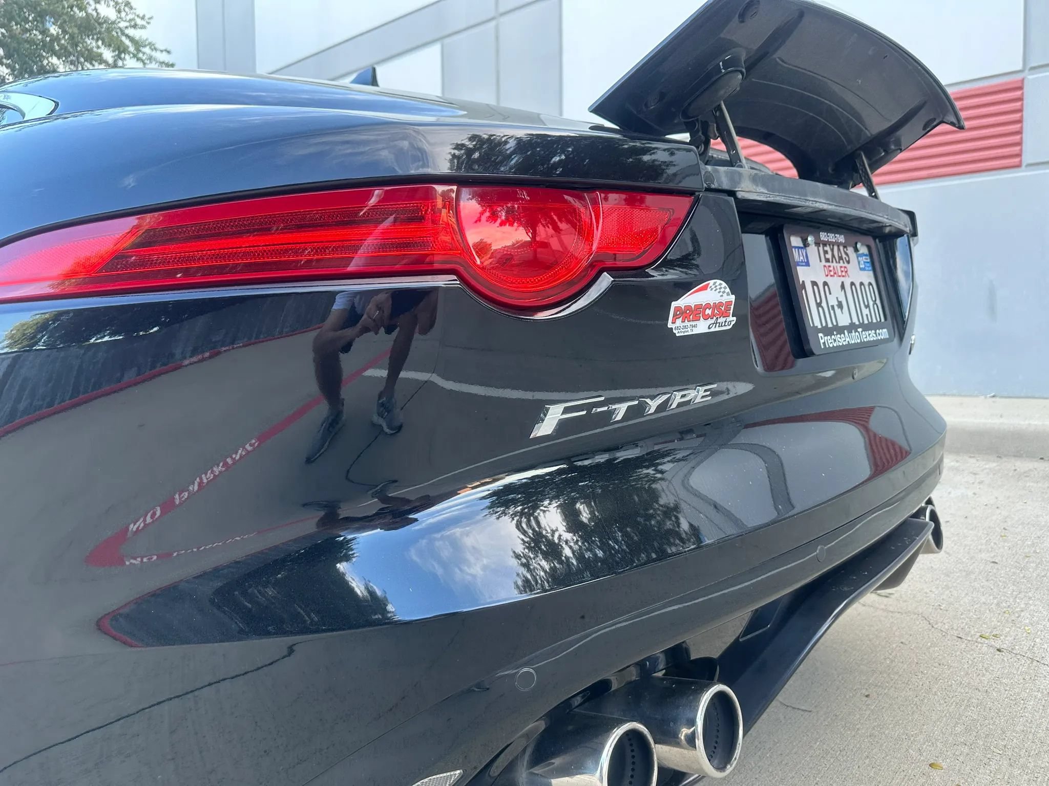 Used 2015 Jaguar F-TYPE R RWD image 13