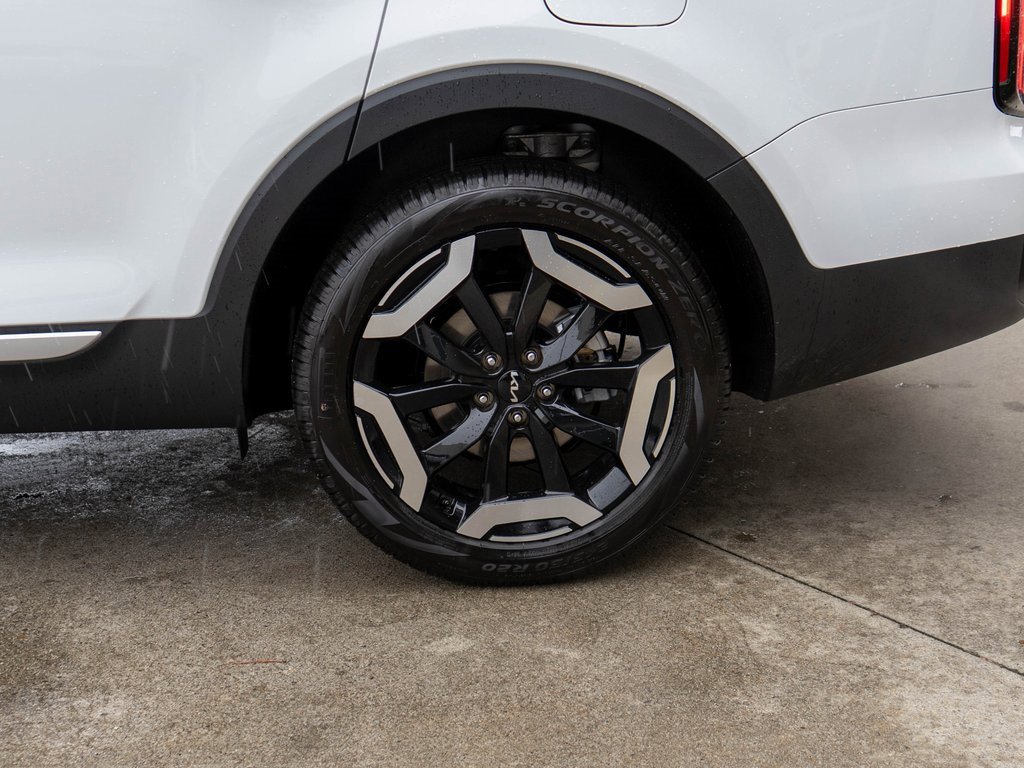 New 2025 Kia Telluride EX image 32