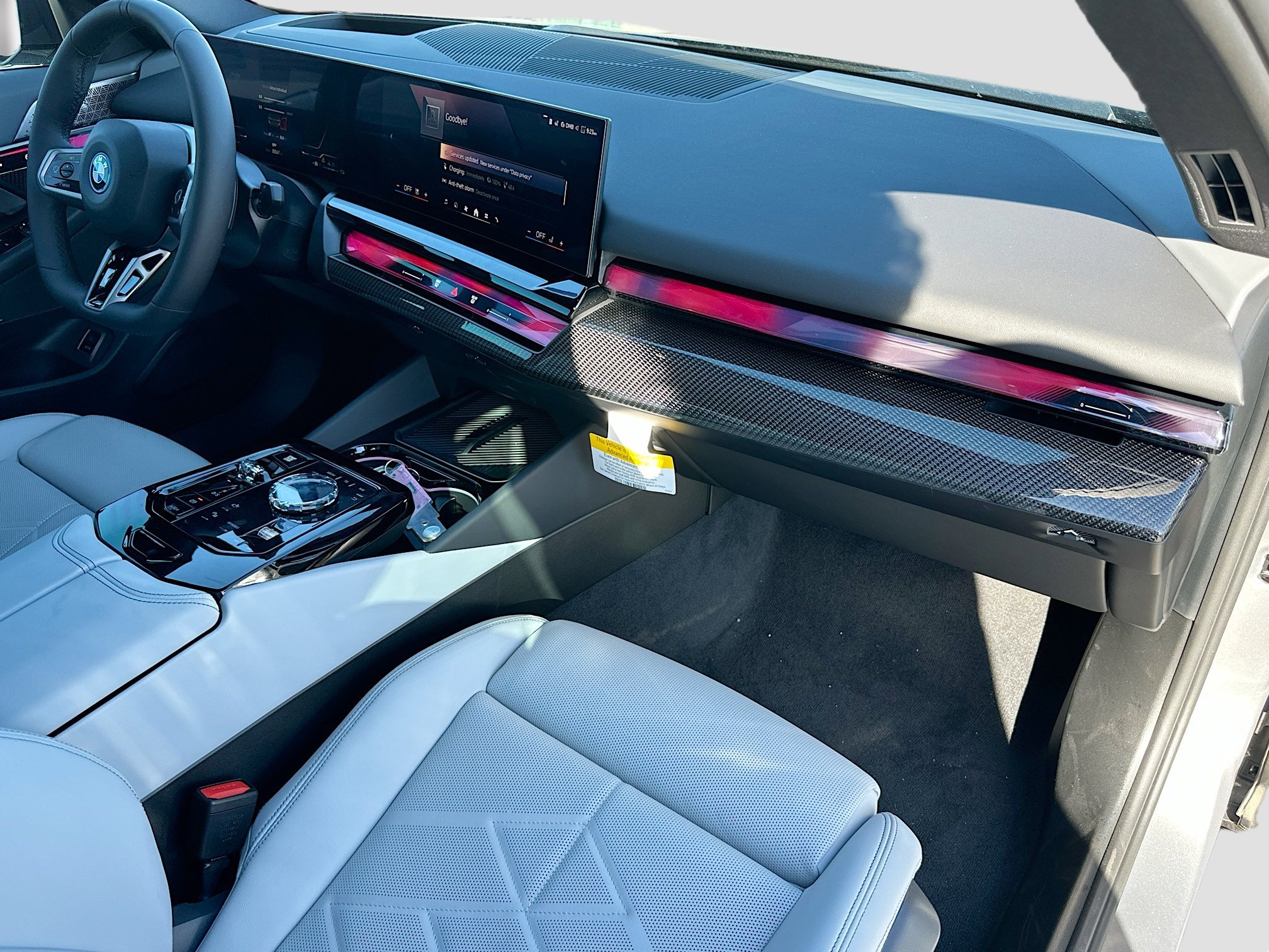 New 2026 BMW 550e xDrive w/ Executive Package image 24