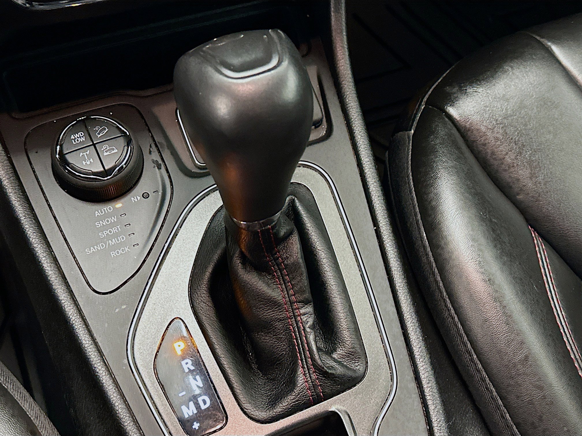 Used 2020 Jeep Cherokee Trailhawk w/ Cold Weather Group image 25