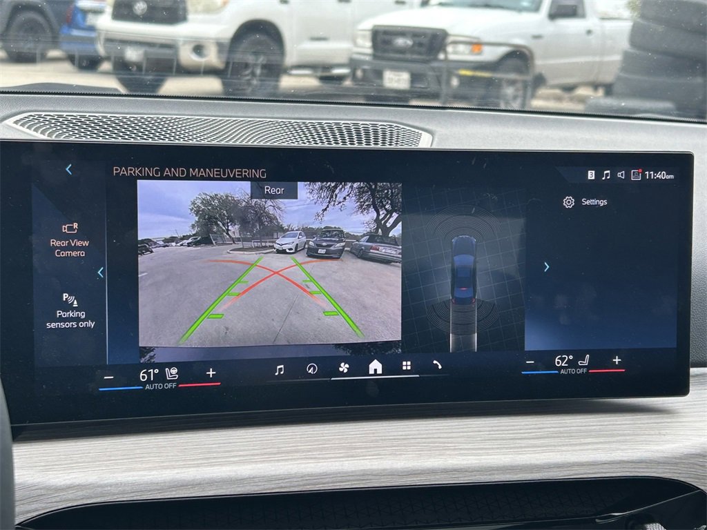 Used 2025 BMW 330i Sedan image 36