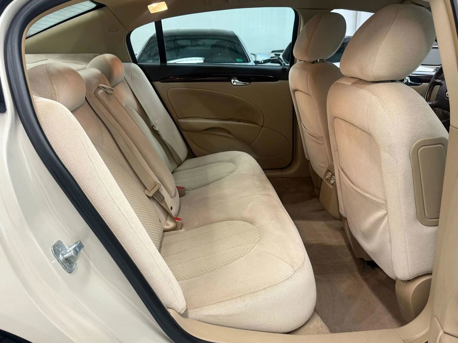 Used 2011 Buick Lucerne CX image 23