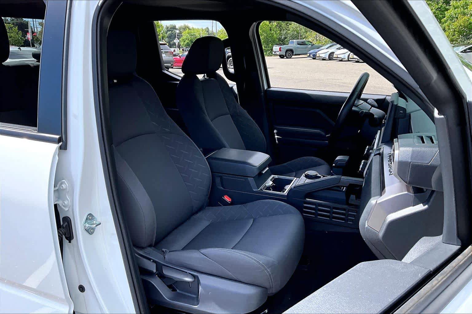 Used 2024 Toyota Tacoma SR5 AWD/4WD image 8