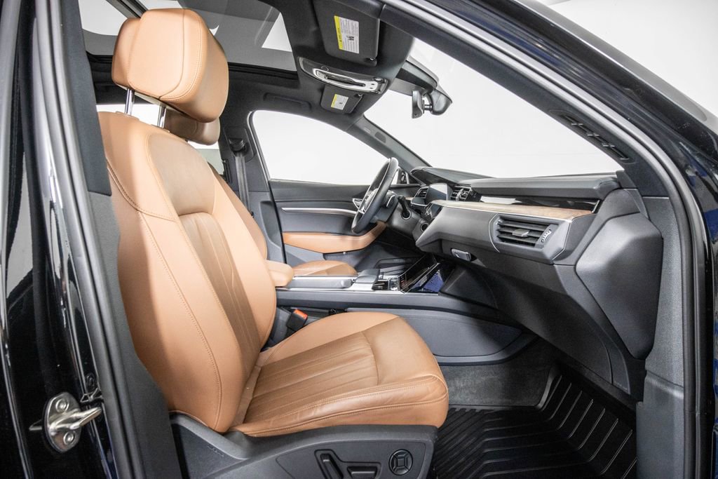 Used 2022 Audi e-tron Premium Plus w/ Premium Plus Package image 10