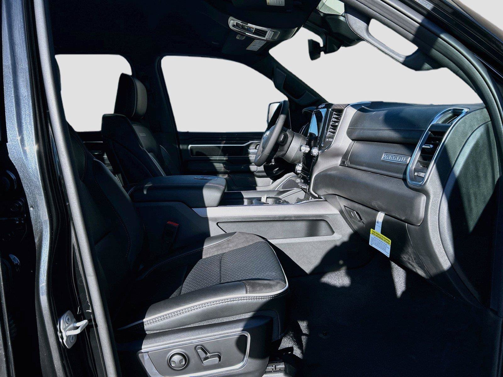 New 2026 RAM 1500 Laramie AWD/4WD image 15