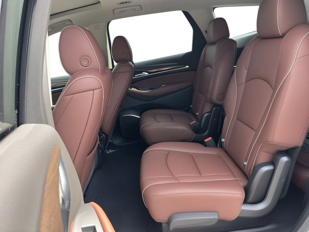 Used 2021 Buick Enclave Avenir w/ Avenir Technology Package AWD/4WD image 7